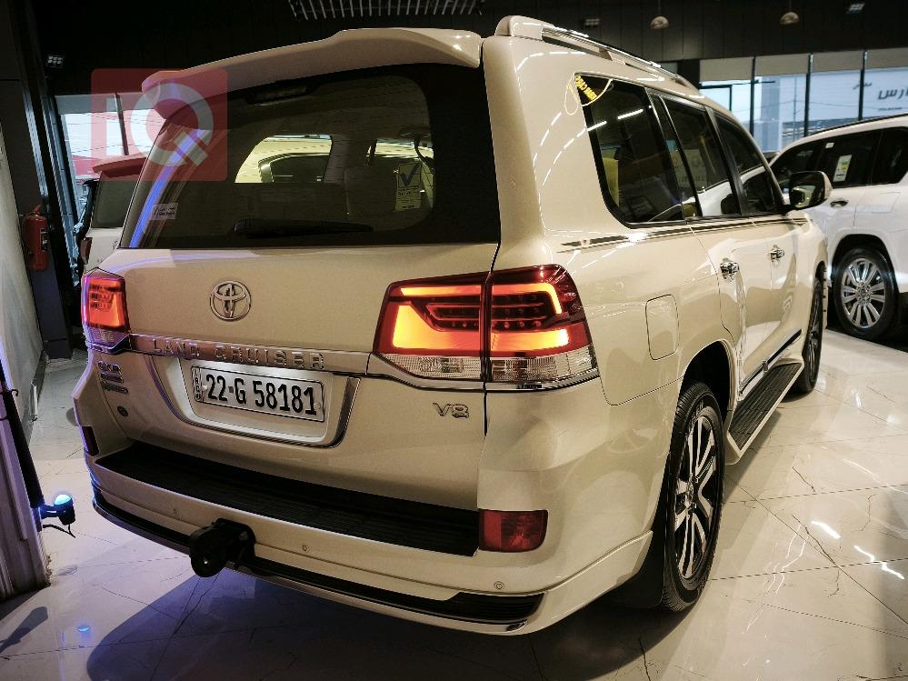 تويوتا لاندكروزر